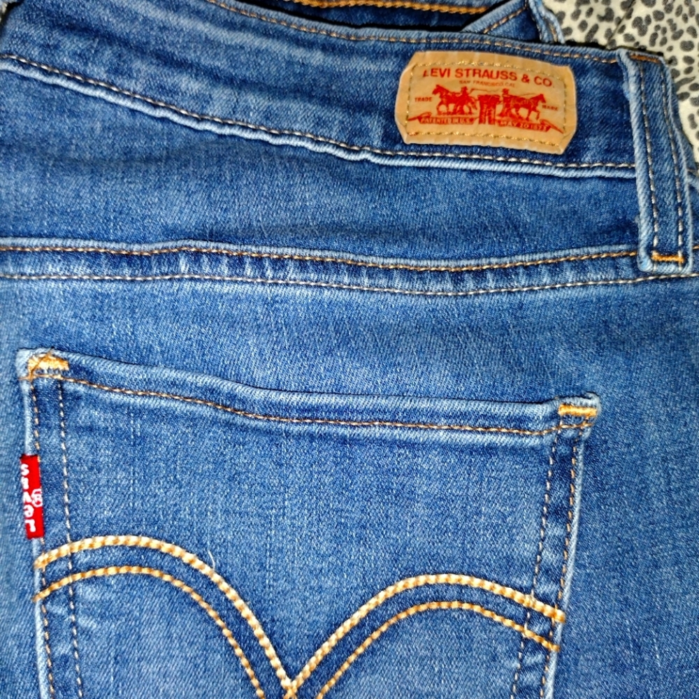 SOLD! SOLD! SOLD!!! WOMENS LEVIS 535 LEGGINGS